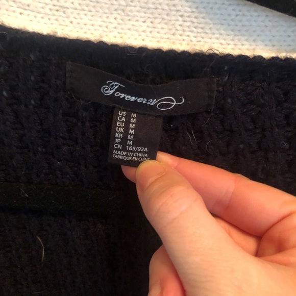 Heavy knit two tone “varsity” cardigan ✨✨💐 - Picture 3 of 4